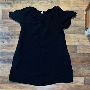 Old Navy Flutter Sleeve Black Dress size M